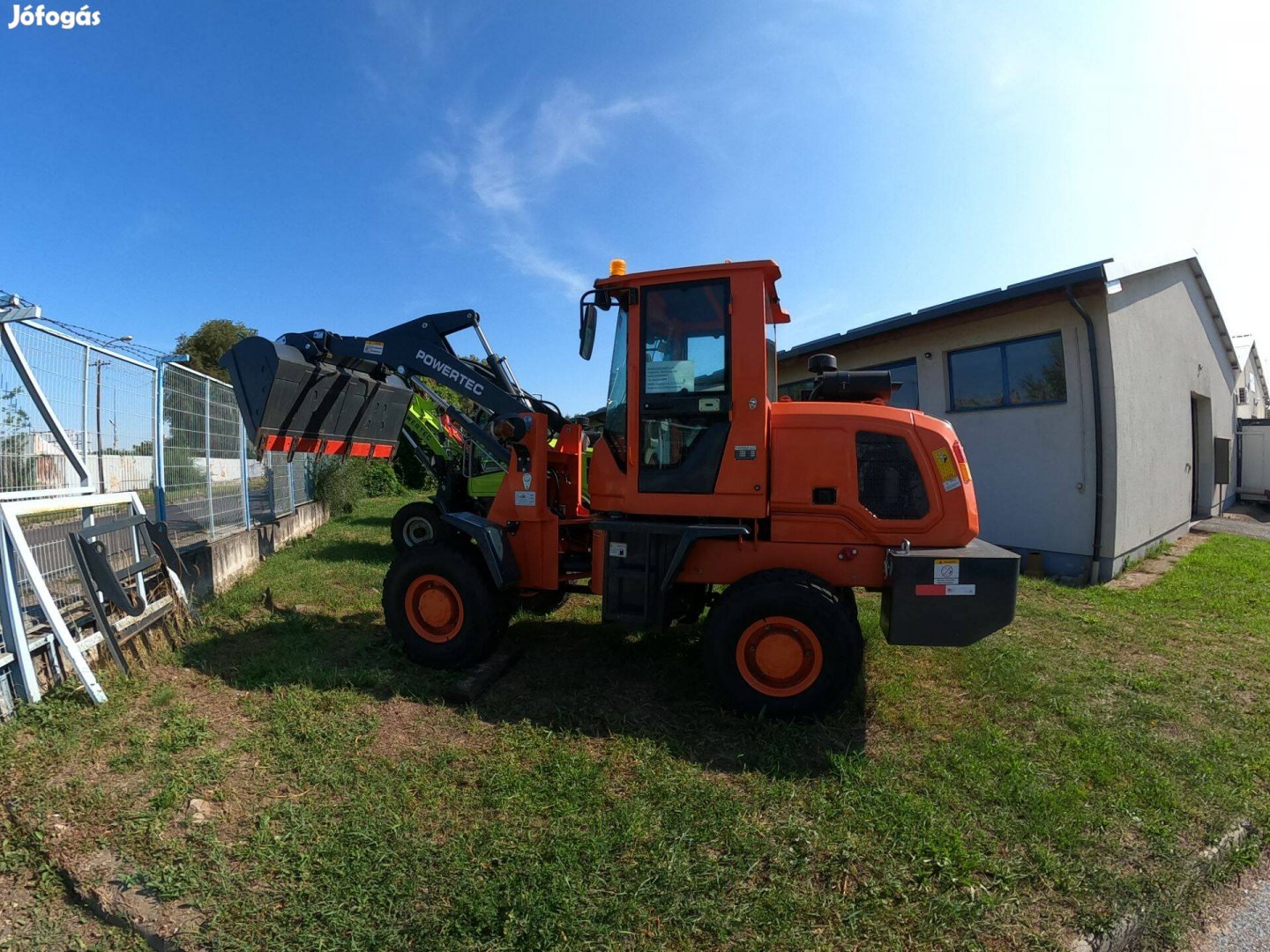 1.5T teherbírású törzscsuklós homlokrakodó eladó