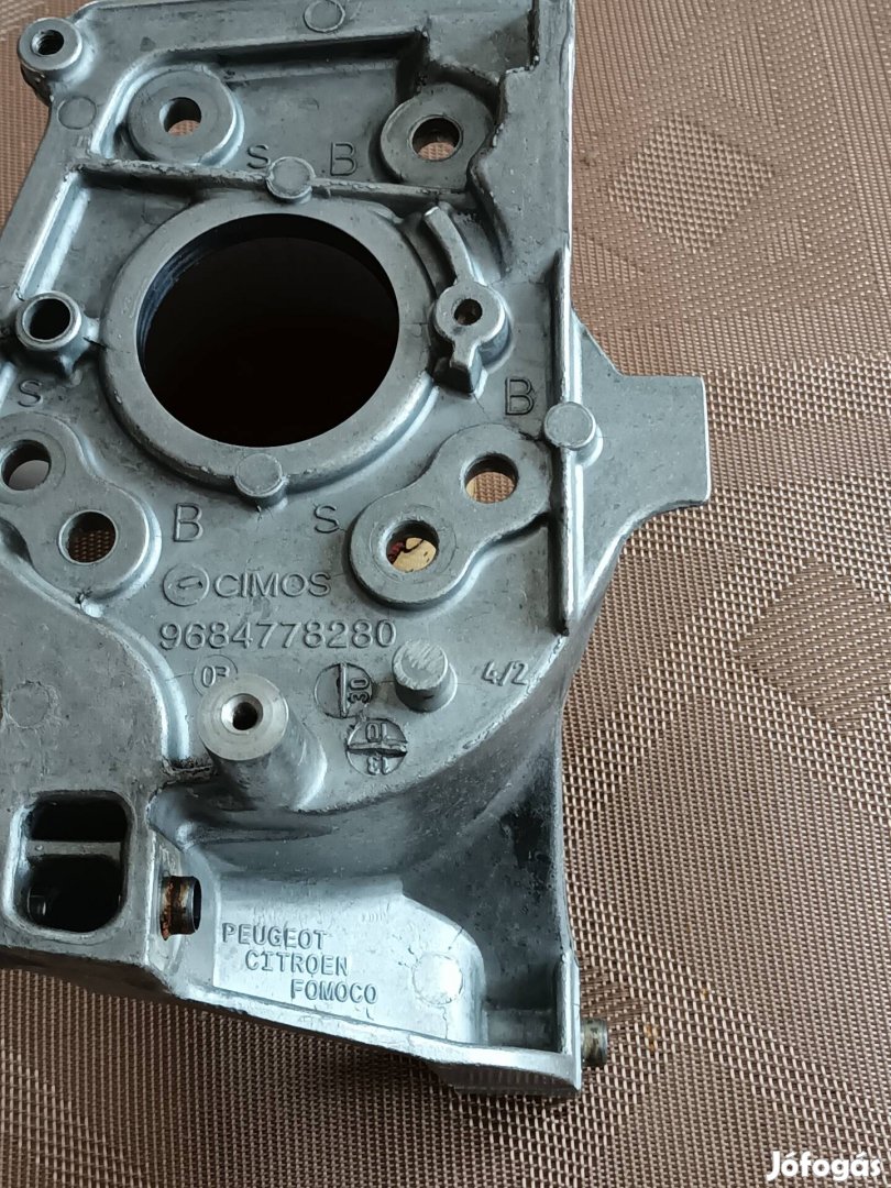 1,6 HDI motor nagynyomású szivattyújának tartója