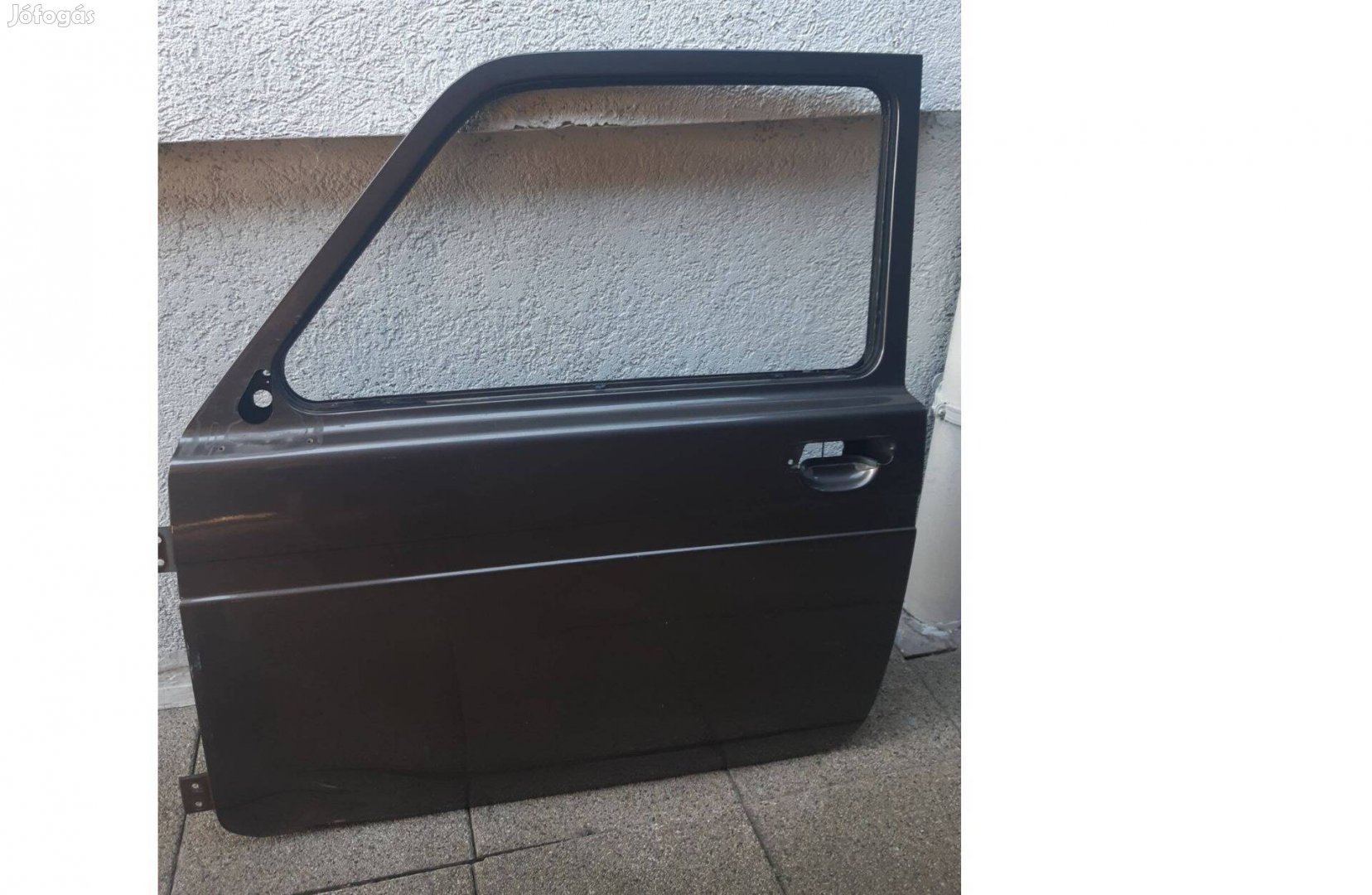 1.7 Lada Niva bal első ajtó, enyhén horpadt, javítható