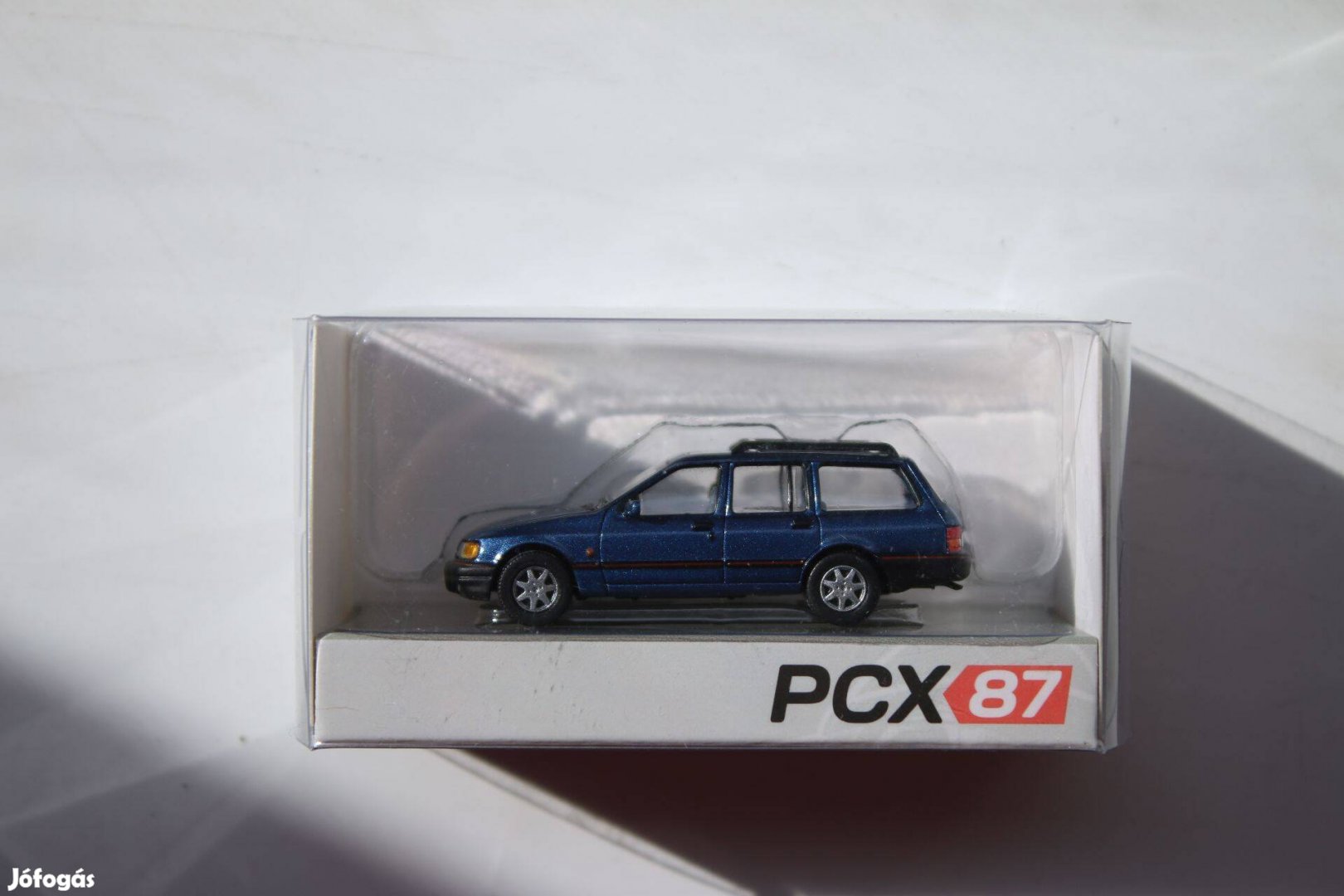 1:87 Premium Classixxs Ford Sierra Turnier modellautó