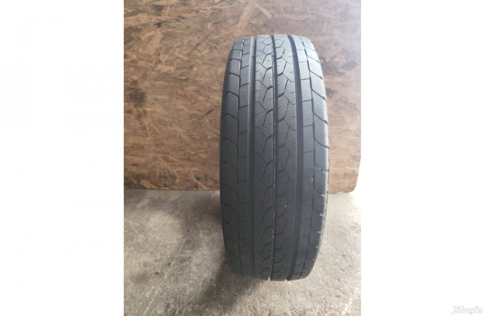 1 db Bridgestone duravis R660 205 70 15 C Nyári gumi 9 mm 90% 1012