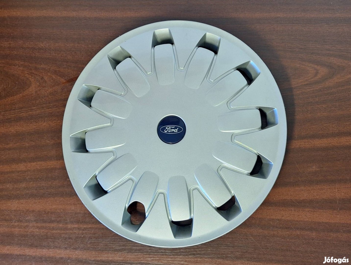 1 db Gyári Ford Disztárcsa 16 colos.méretben 