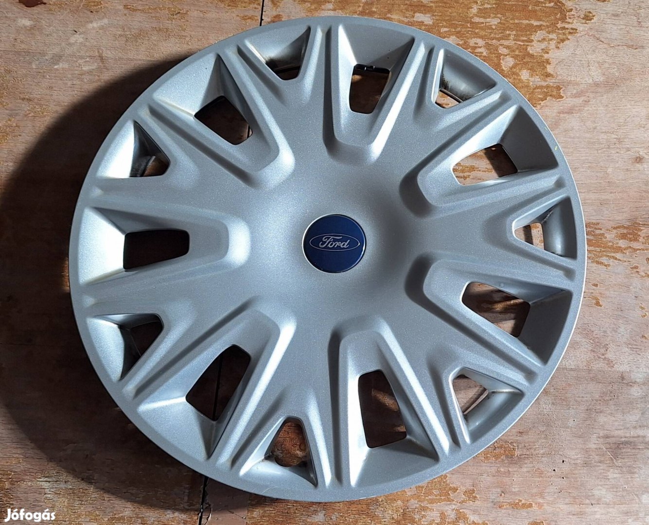 1 db Gyári Ford Disztárcsa 16 colos.méretben 