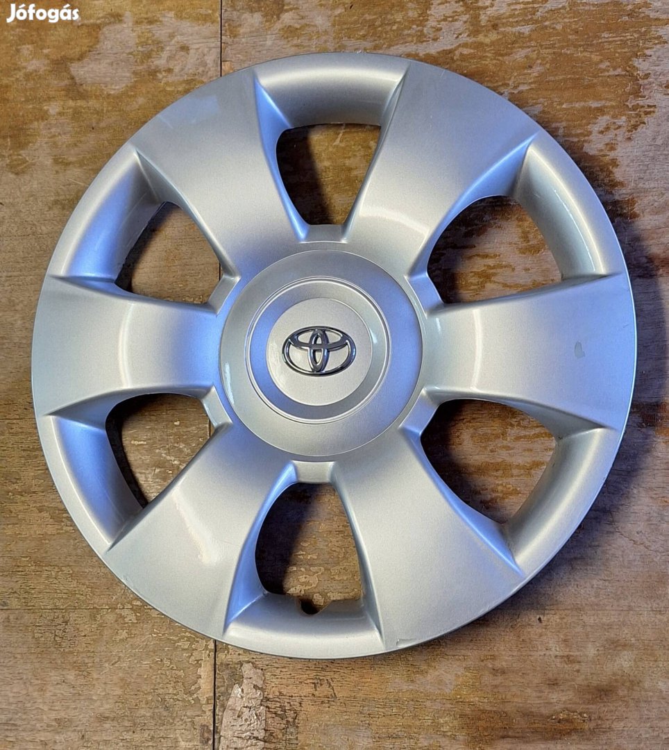 1 db Gyári Toyota disztárcsa 15 colos.méretben 