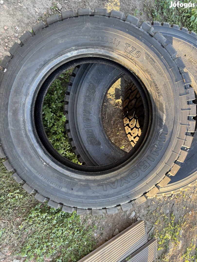 1 db Új Uniroyal 9R 22,5 teherautógumi eladó