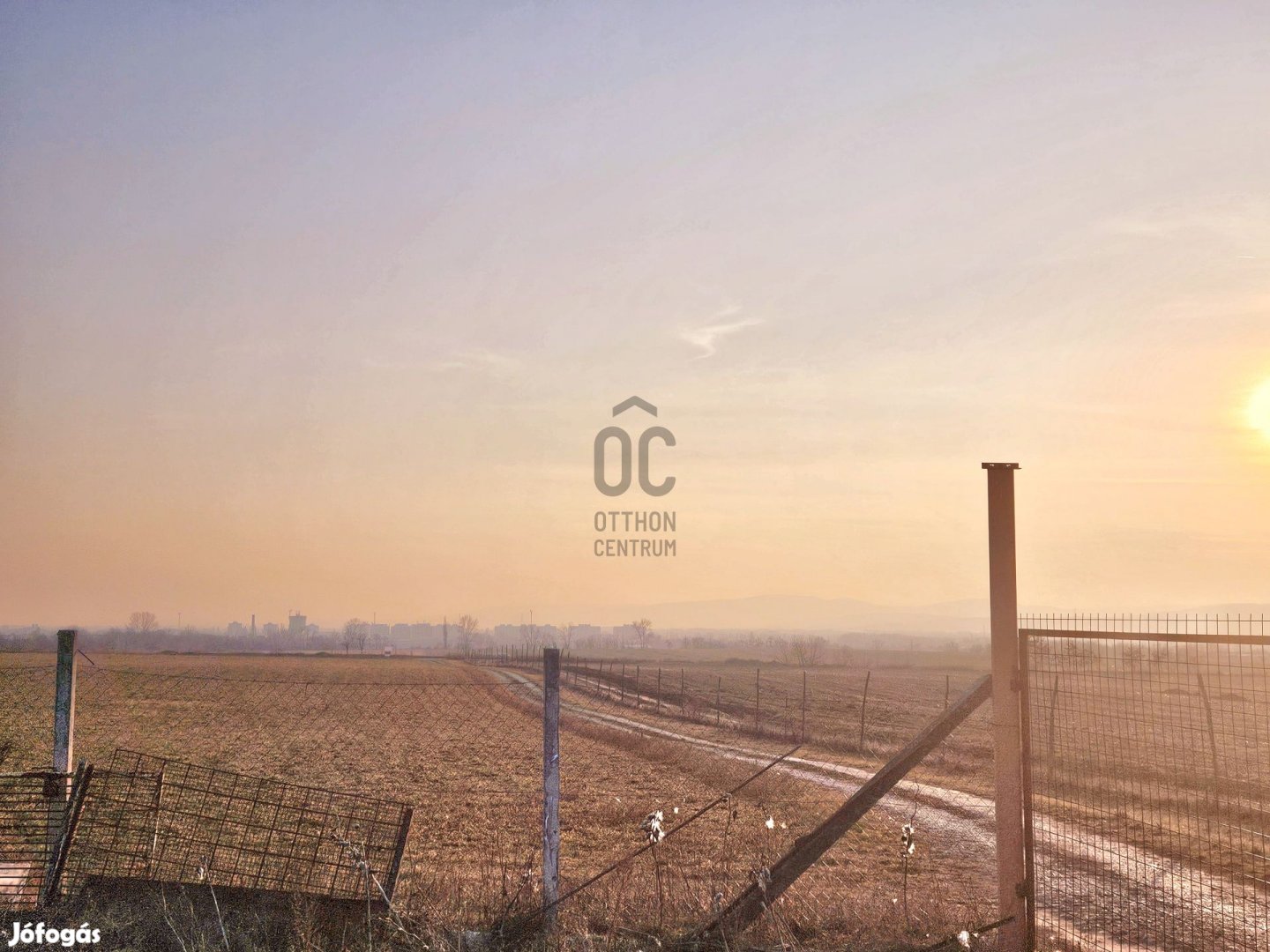 1 hectáros körbekerített terület Dunakeszi fejlesztésre