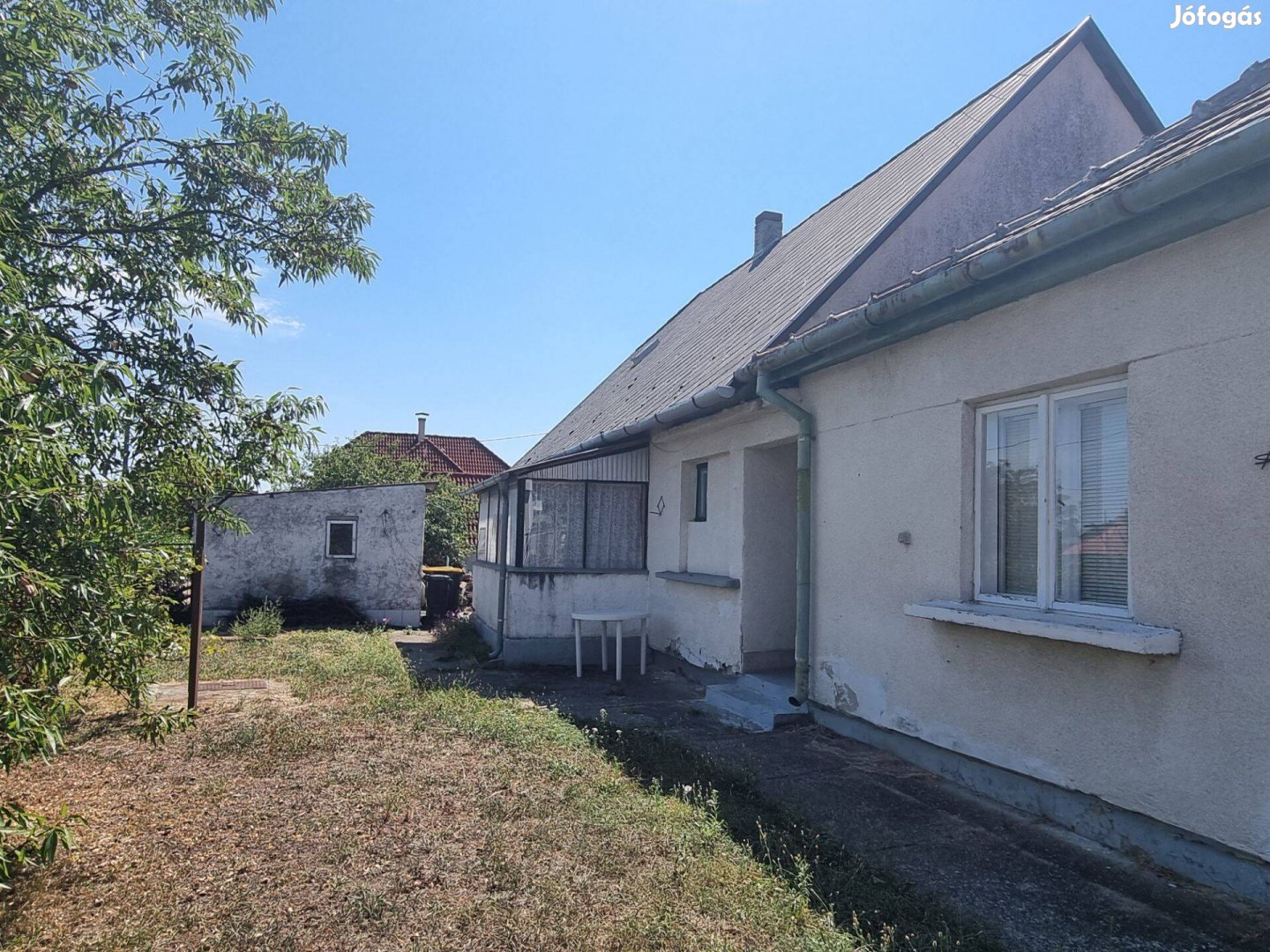 1 km-re a Balatontól, Vonyarcvashegy csendes részén