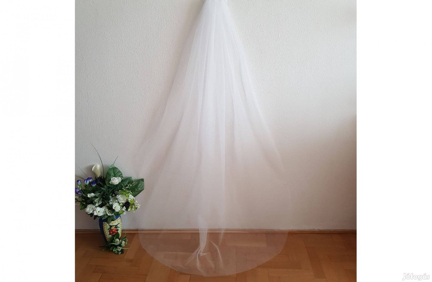 1 rétegű, szegetlen, csillogós Hófehér, 2 méteres menyasszonyi fátyol