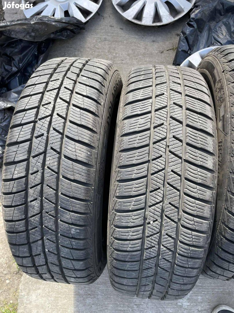 1 szezont futott téli gumiszett eladó felnivel (Renault Clióról)
