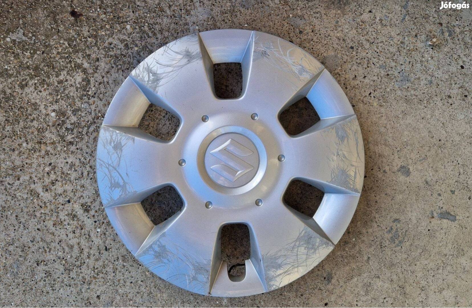 1db 14" Suzuki gyári dísztárcsa