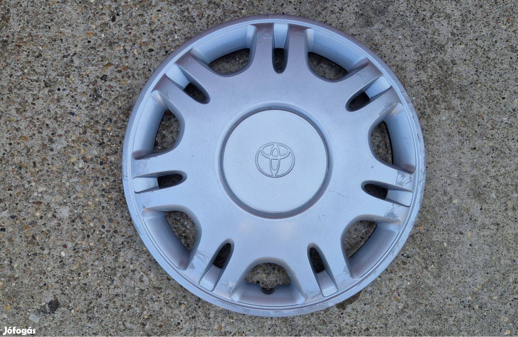 1db 14" Toyota gyári dísztárcsa