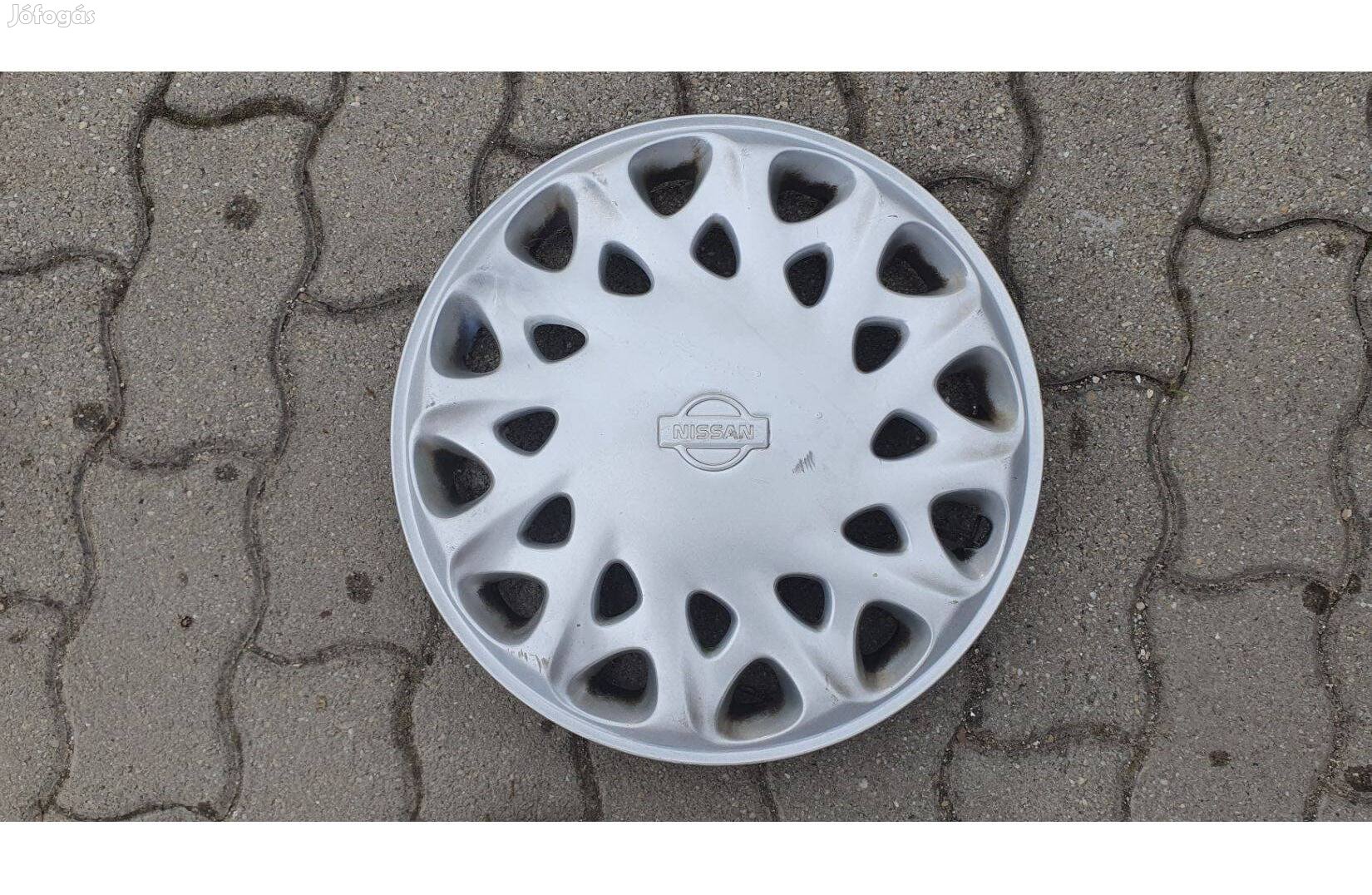 1db 15" Nissan gyári dísztárcsa