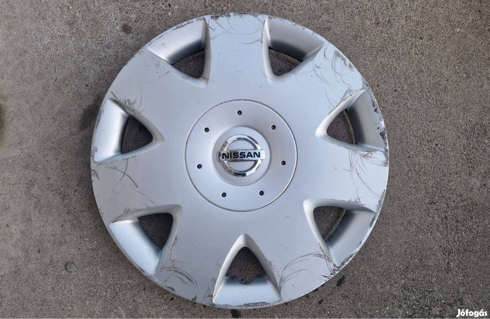 1db 15" Nissan gyári dísztárcsa
