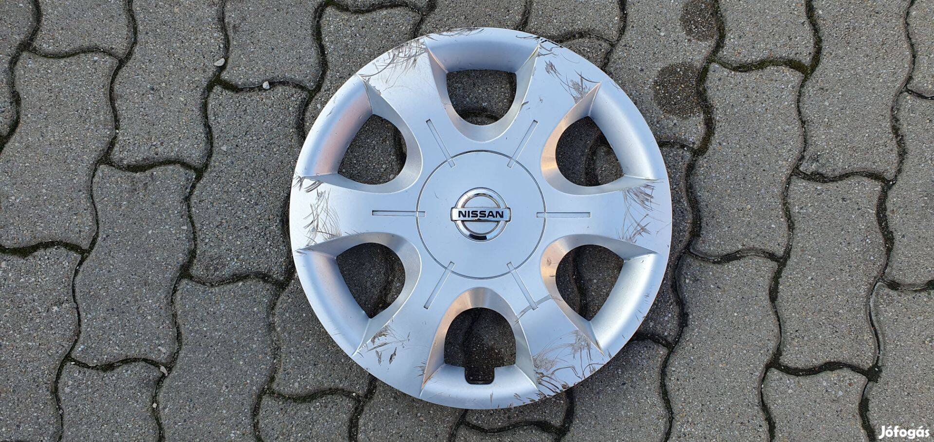 1db 16" Nissan gyári dísztárcsa