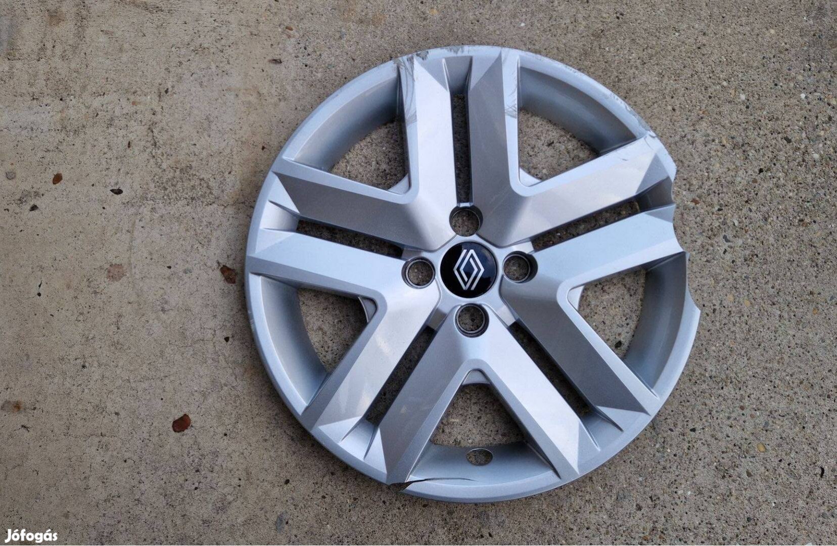 1db 16" perem sérült Renault dísztárcsa jó tartófülekkel. Ingyen!!