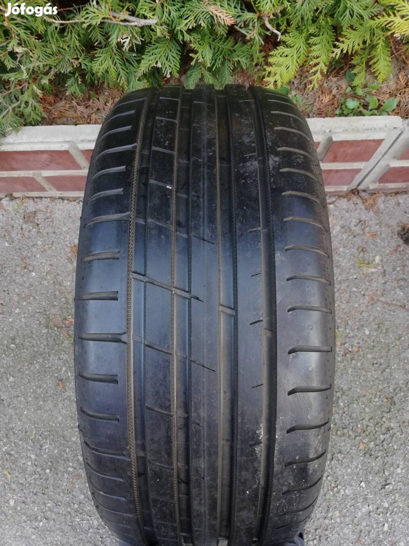 1db 19 / 19" Nokian Powerproof 225/40 R19 93Y nyári gumi