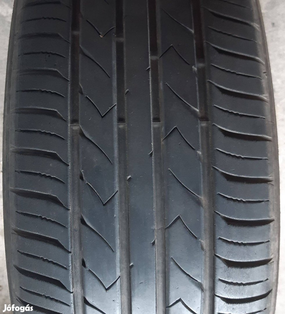 1db 215/55R17 94V Toyo nyárigumi