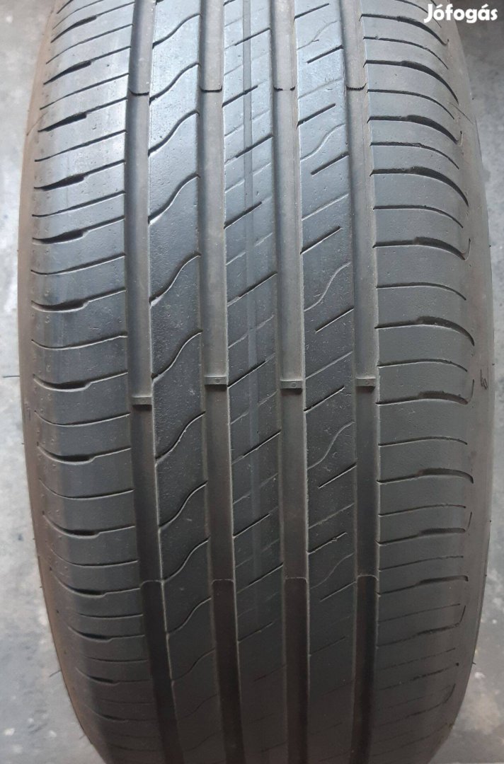 1db 215/55R17 98W Goodyear Efficientgripperformance2 nyárigumi