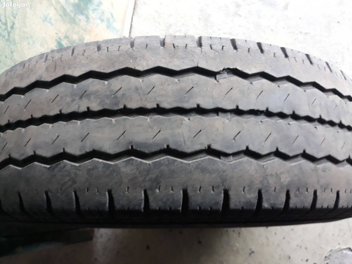 1db 215/75 R16C Hankook RA08 használt teherautó gumi pótkeréknek