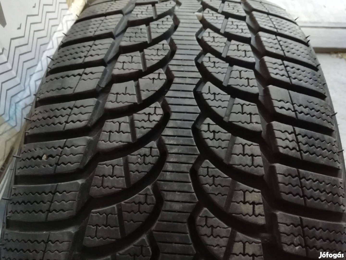 1db 235/35r19 bridgestone blizzak lm32 téli gumi