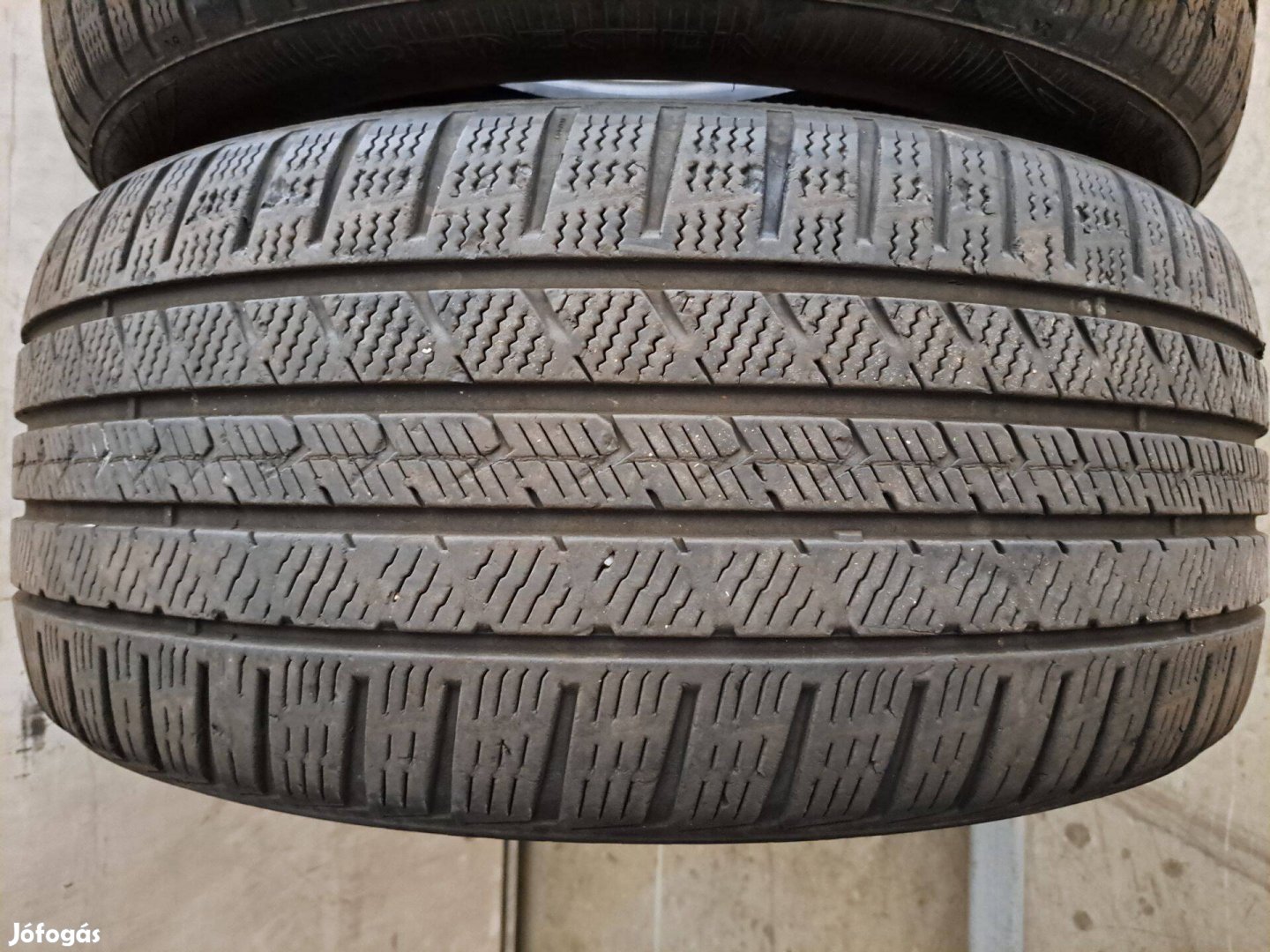 1db 235/45 R18 Vredestein Quatrac Pro -M+S (Peremvédős) Négyévszakos