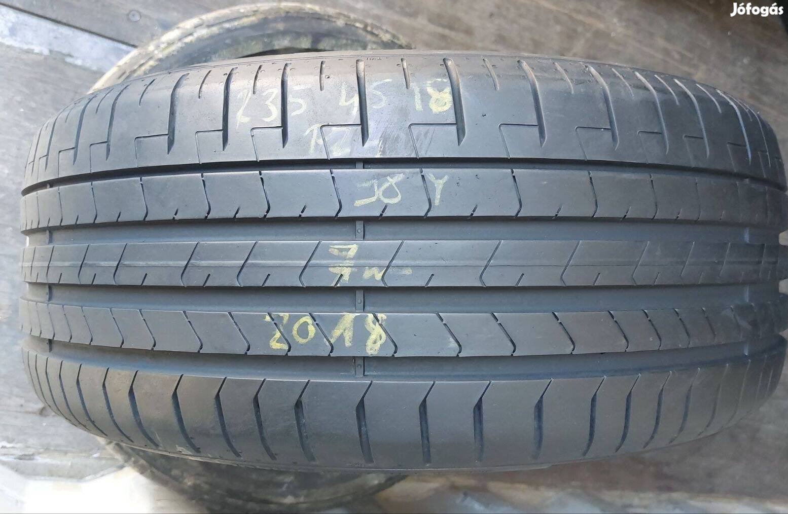 1db 235/45 r18 Pirelli PZ 4 nyári 2018 7mm 20000 Ft