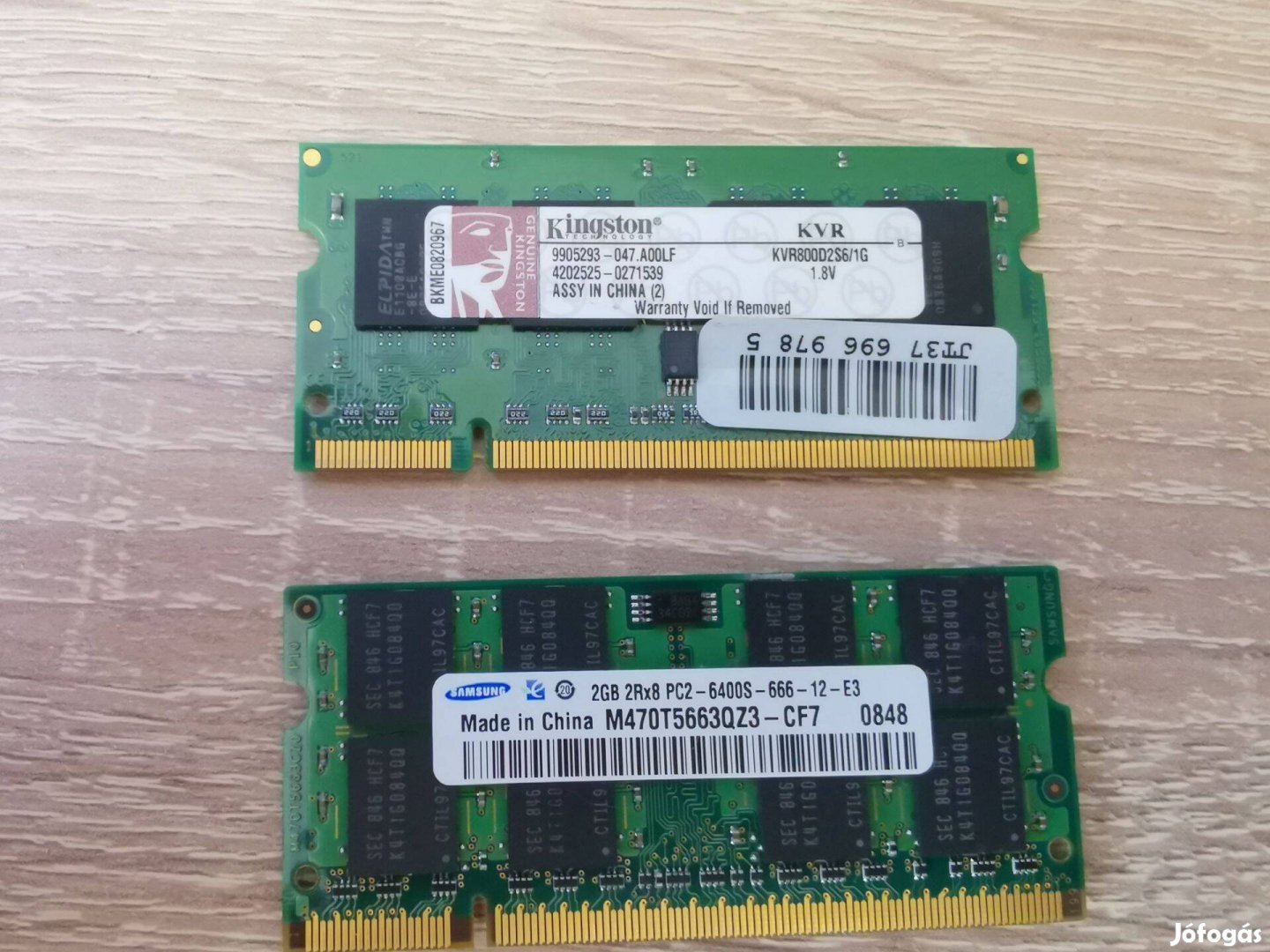 1db Kingstone 1GB és 1db Samsung 2Gb DDR 2 RAM 800Mhz