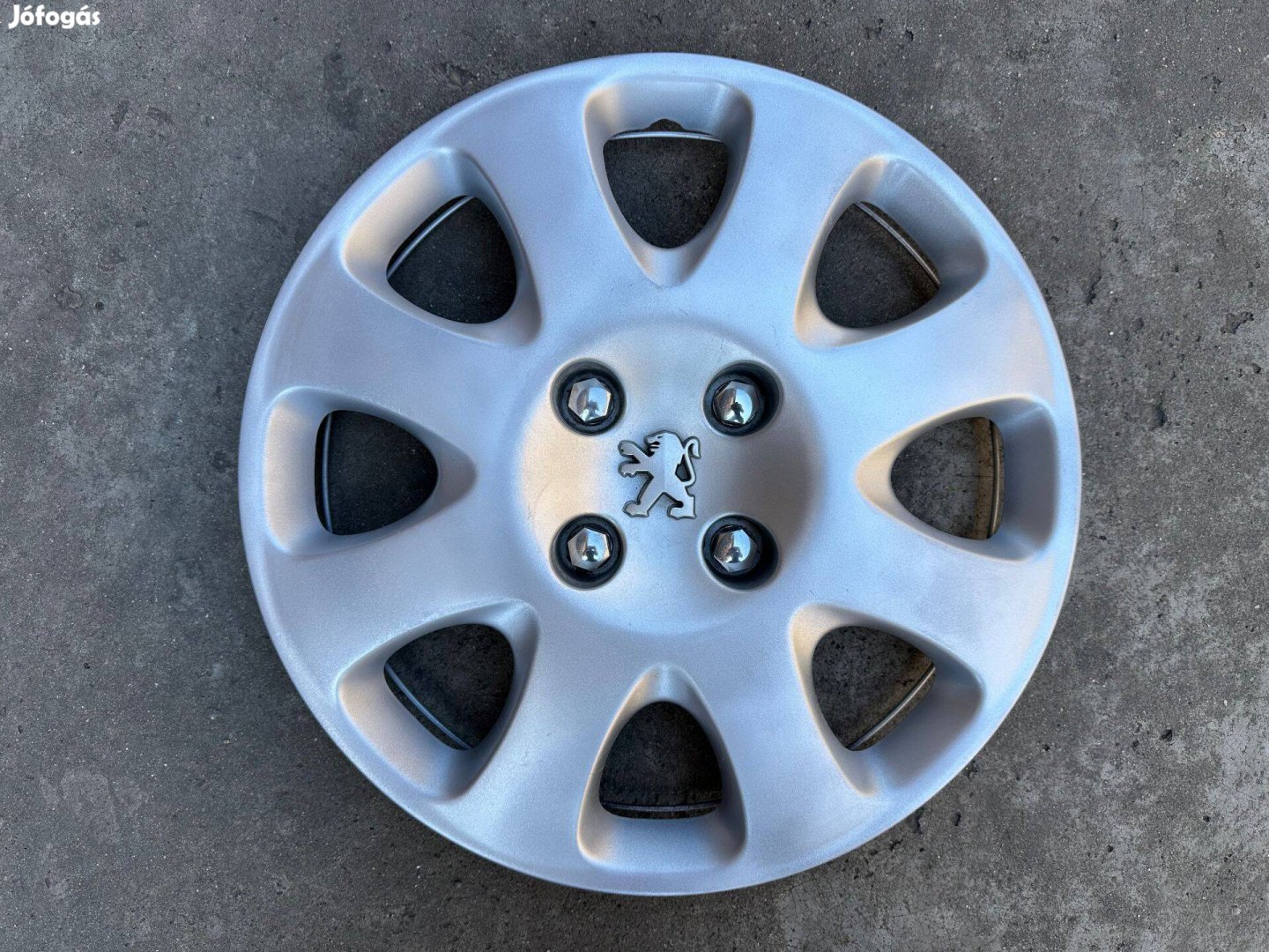 1db Peugeot 15-ös gyári disztárcsa eladó!