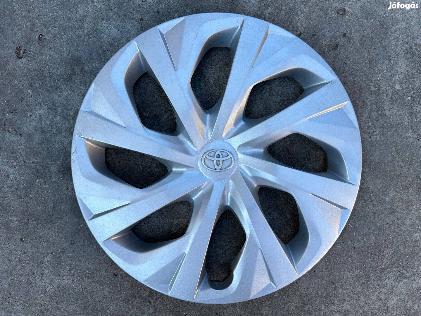 1db Toyota 16-os disztárcsa eladó!