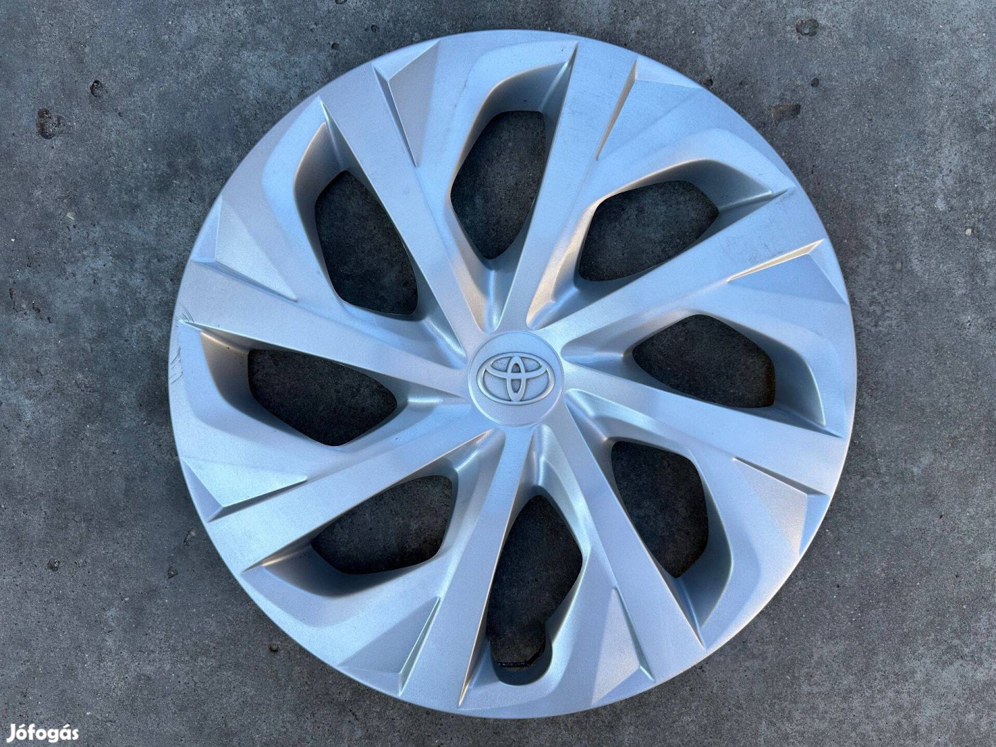 1db Toyota 16-os disztárcsa eladó!