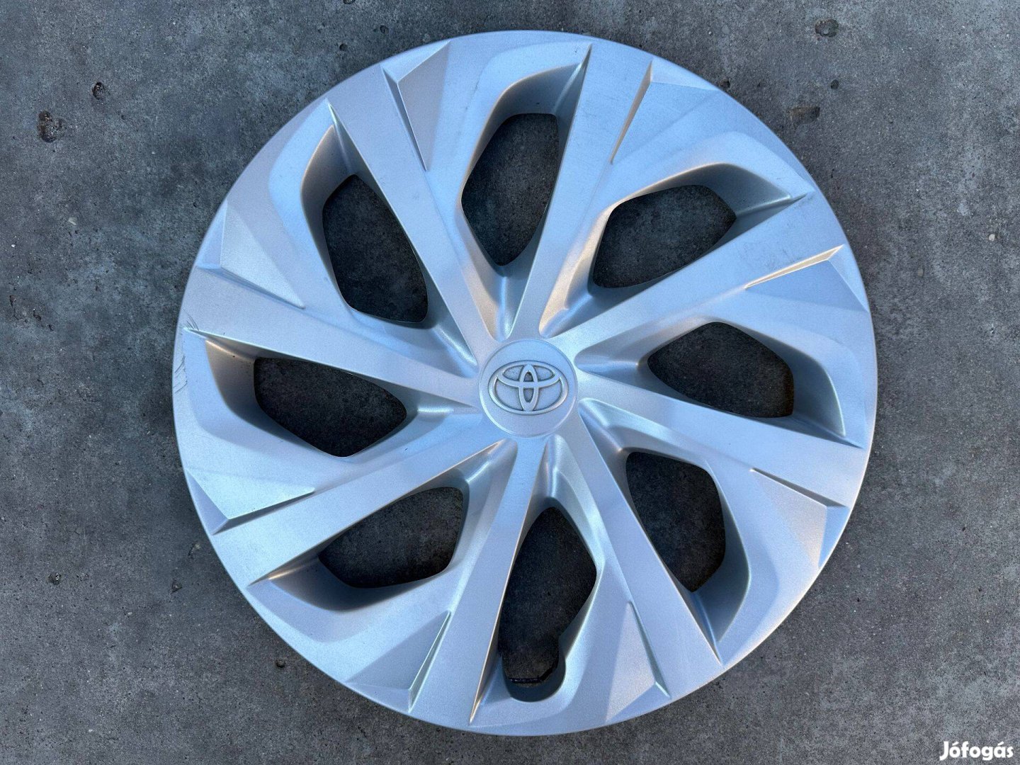 1db Toyota 16-os gyári disztárcsa!