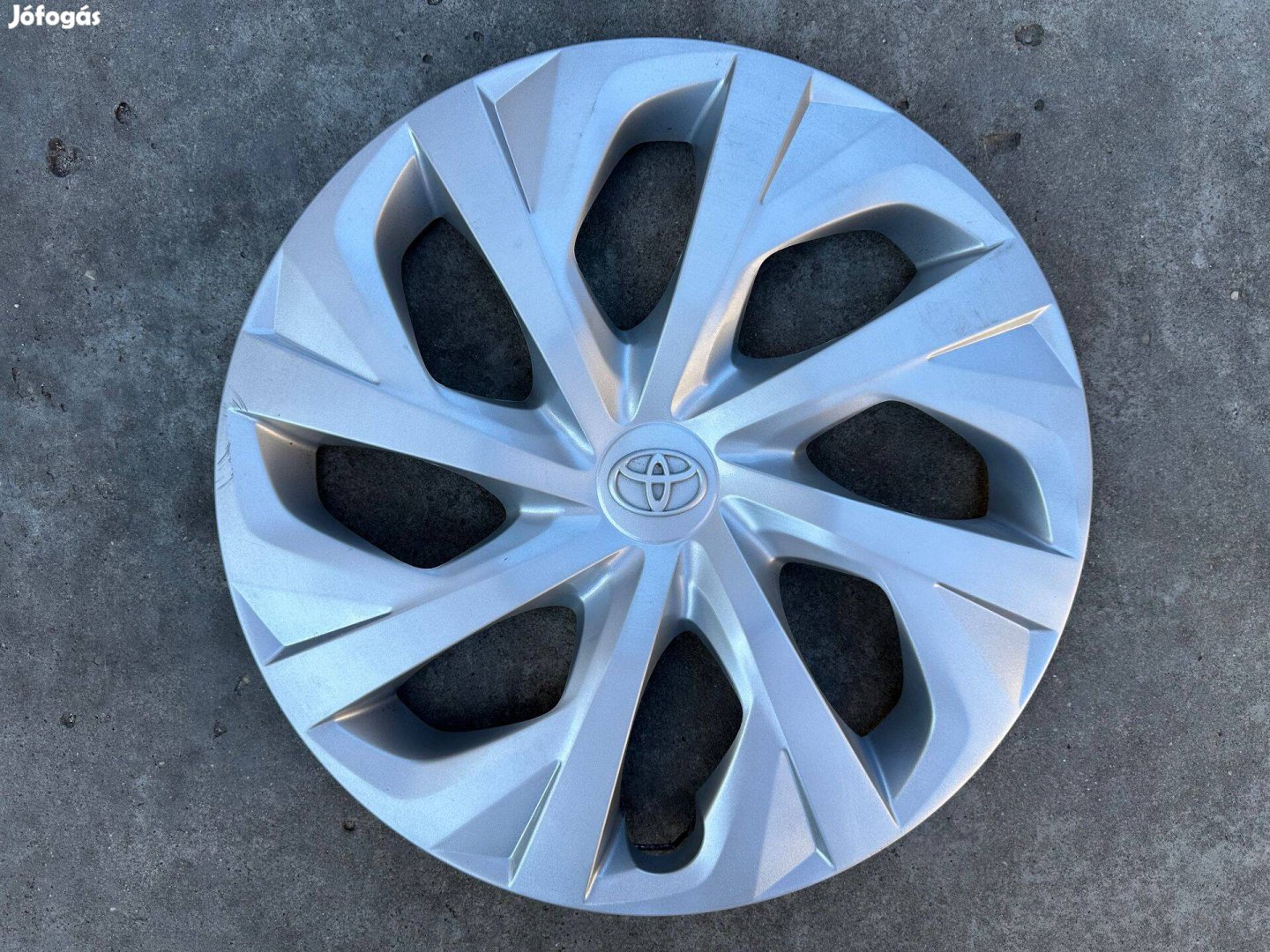 1db Toyota 16-os gyári disztárcsa!