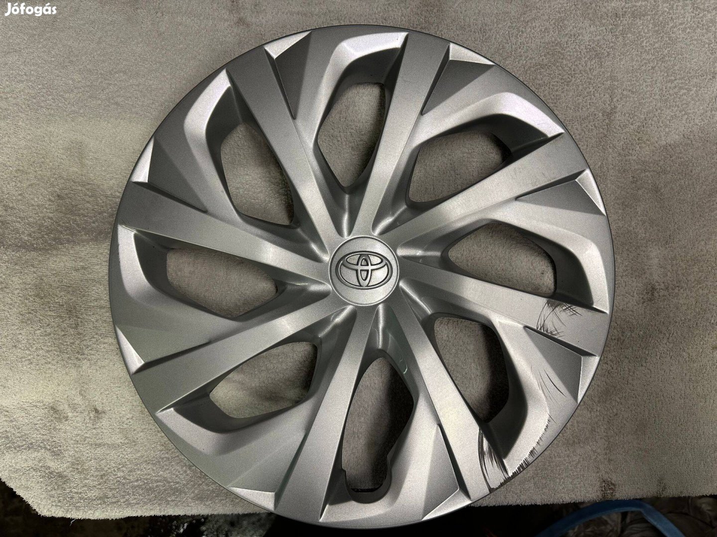1db Toyota 16-os gyári disztárcsa!