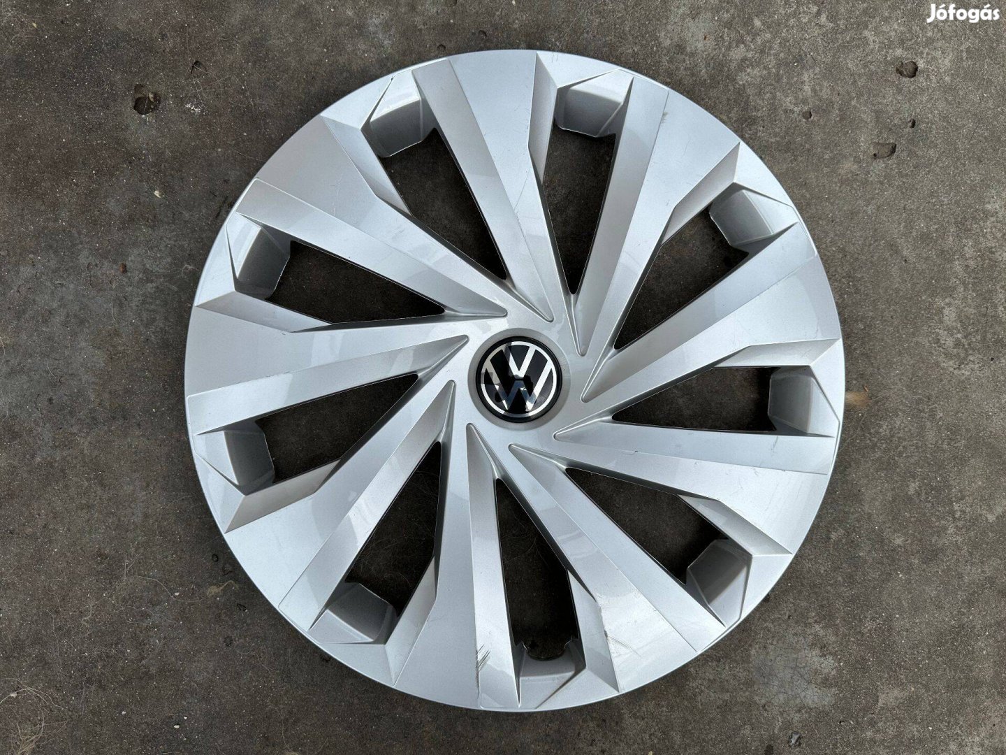 1db Volkswagen 15-ös gyári disztárcsa!