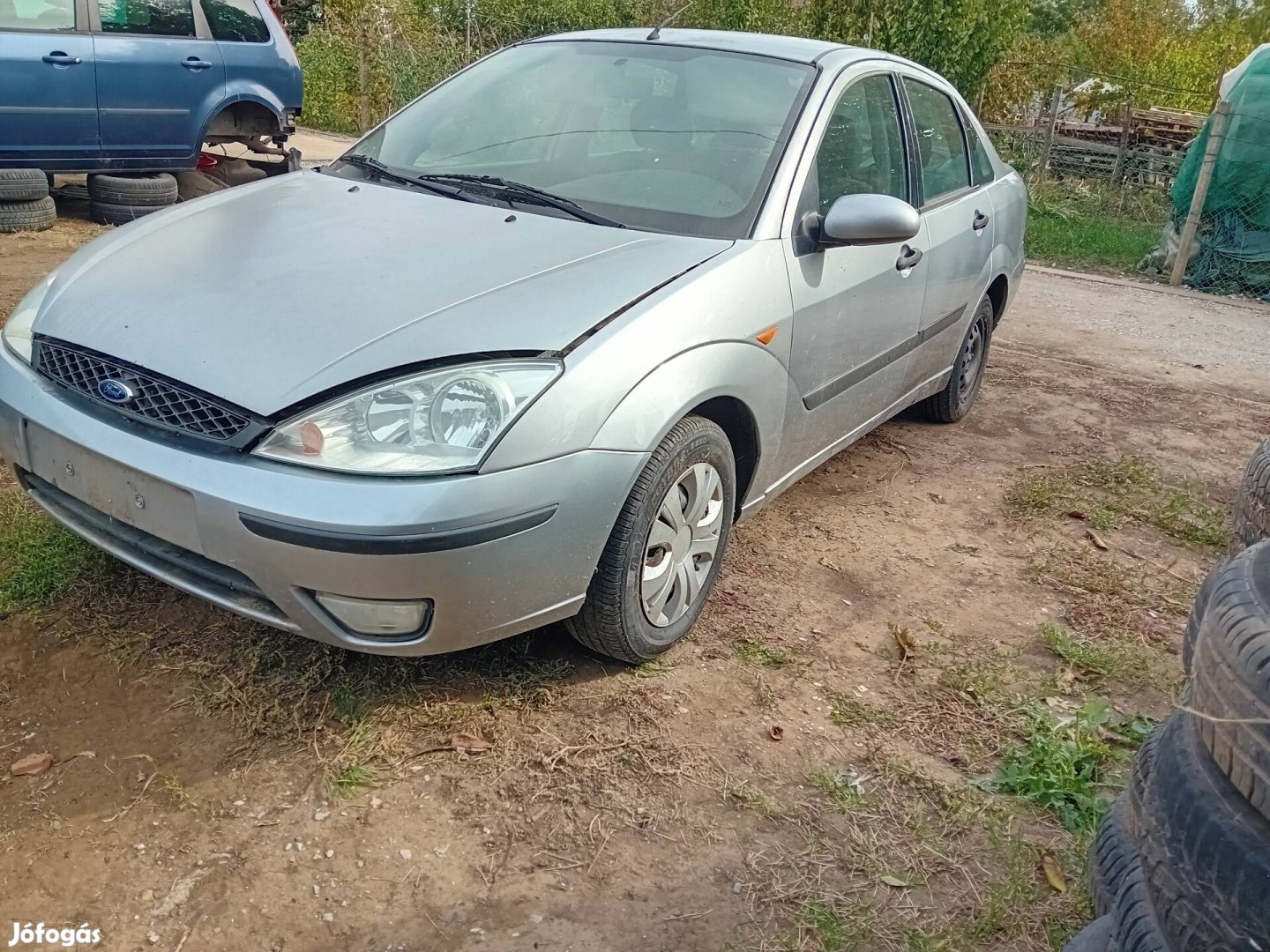 2003-as ford focus 1.4b karosszéria elemek 