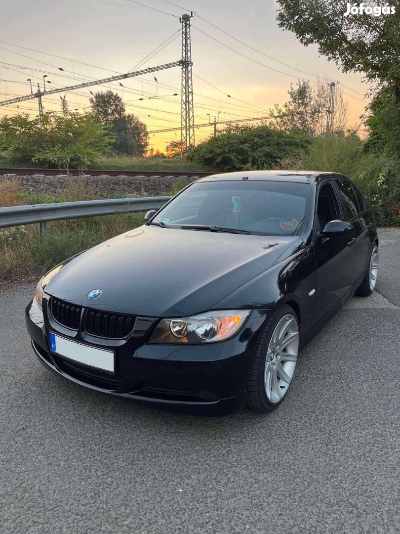 2005 BMW 320i