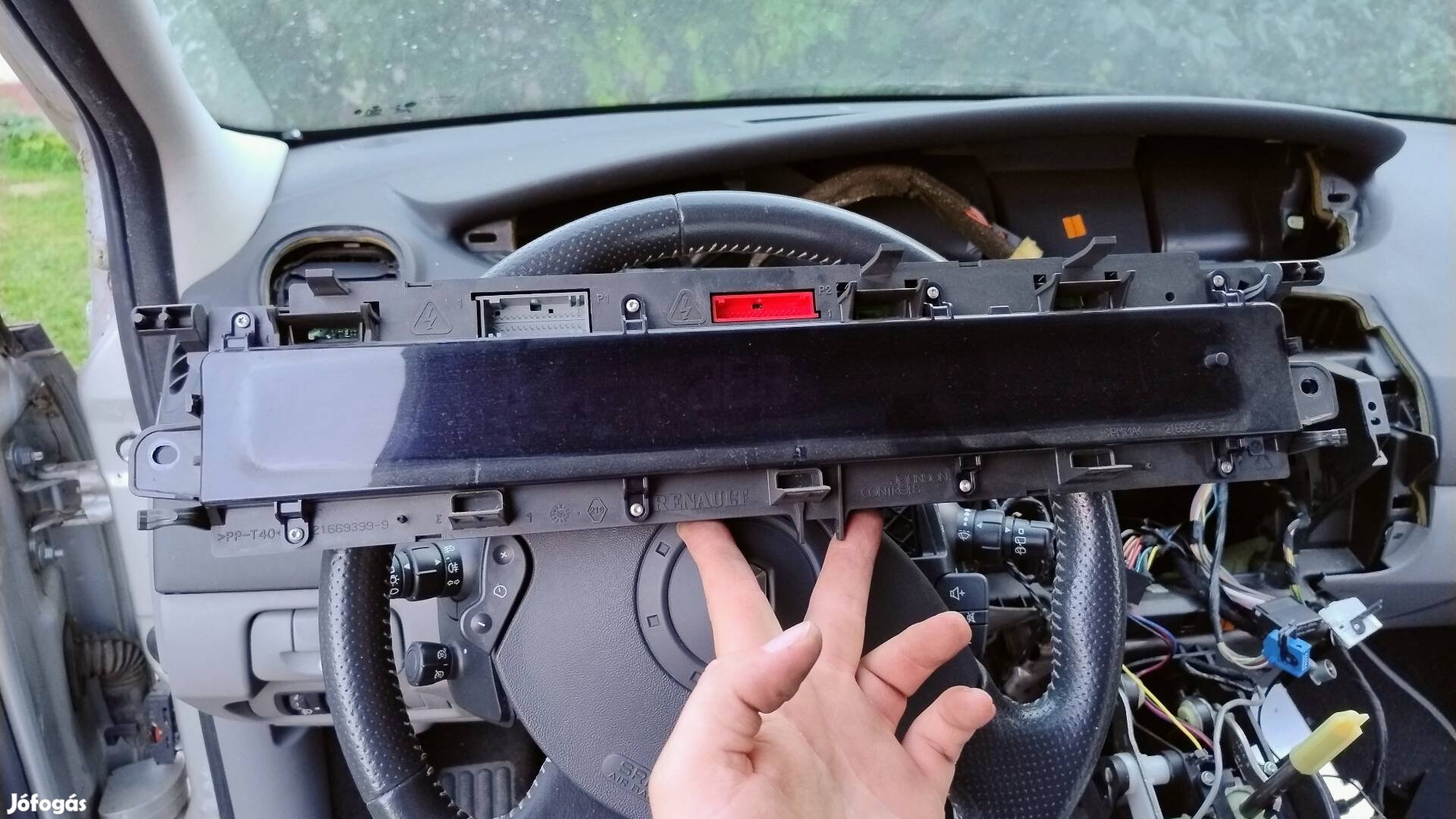 2005 Scenic műszerfali lcd kijelző
