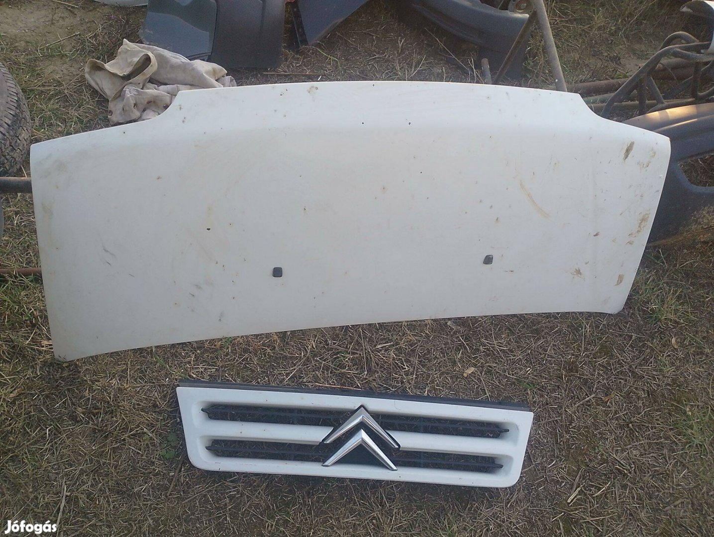 2005- ös Fiat Ducato motorháztető ,díszrács