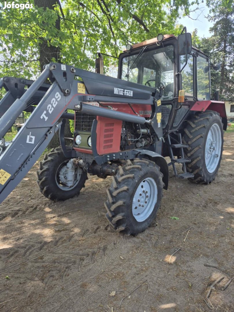 2006 Mtz 820 Metál Fach homlokrakodóval 