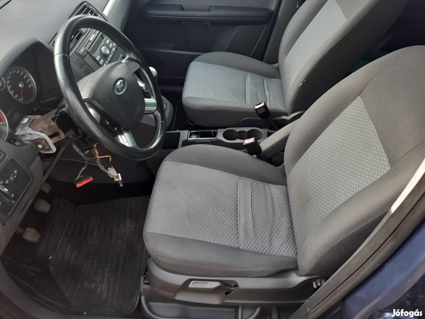 2006-os ford focus c-max 1.6b karosszéria elemek szép belsővel 