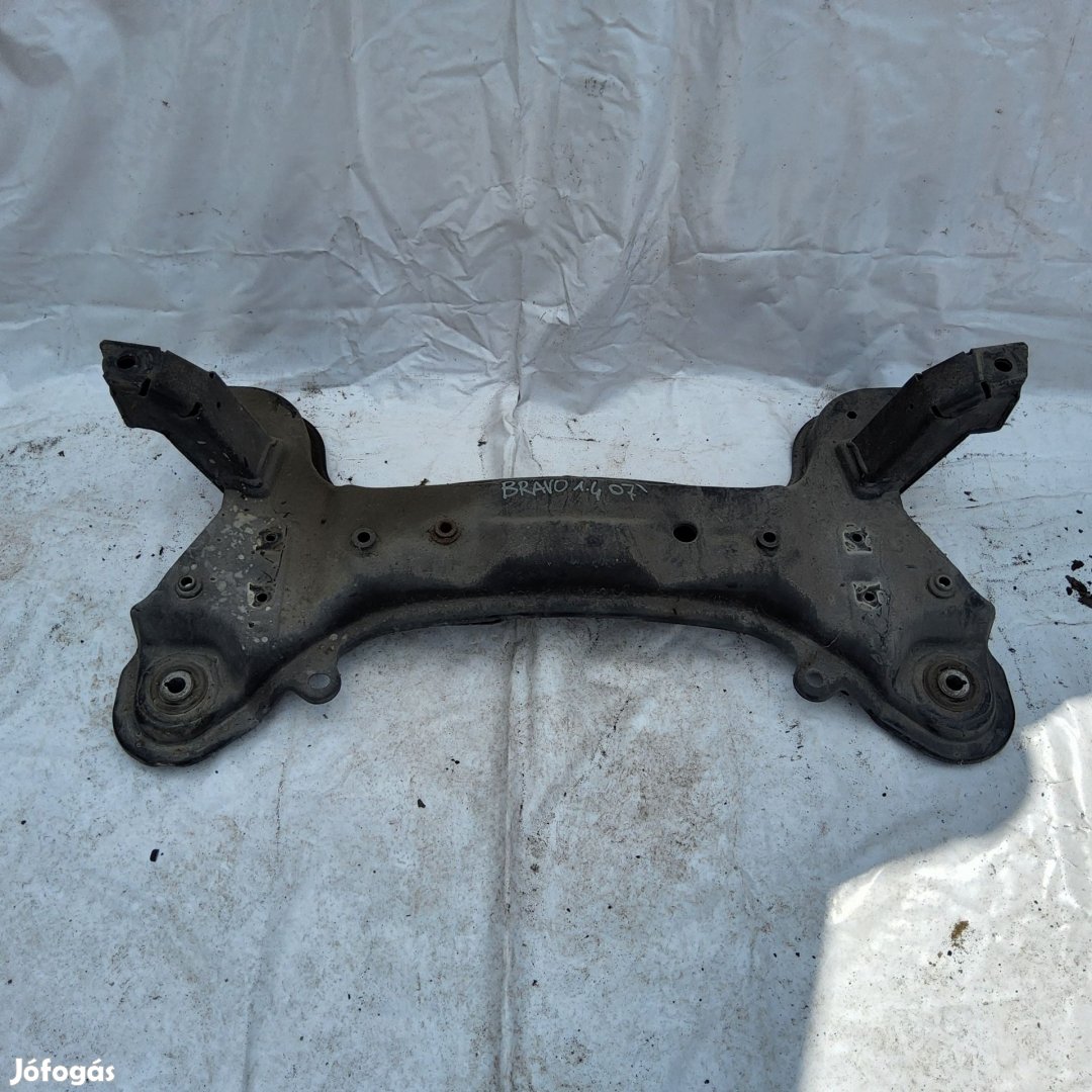 200752 Fiat Bravo 2007-2014 első segédalváz (bölcső) benzines