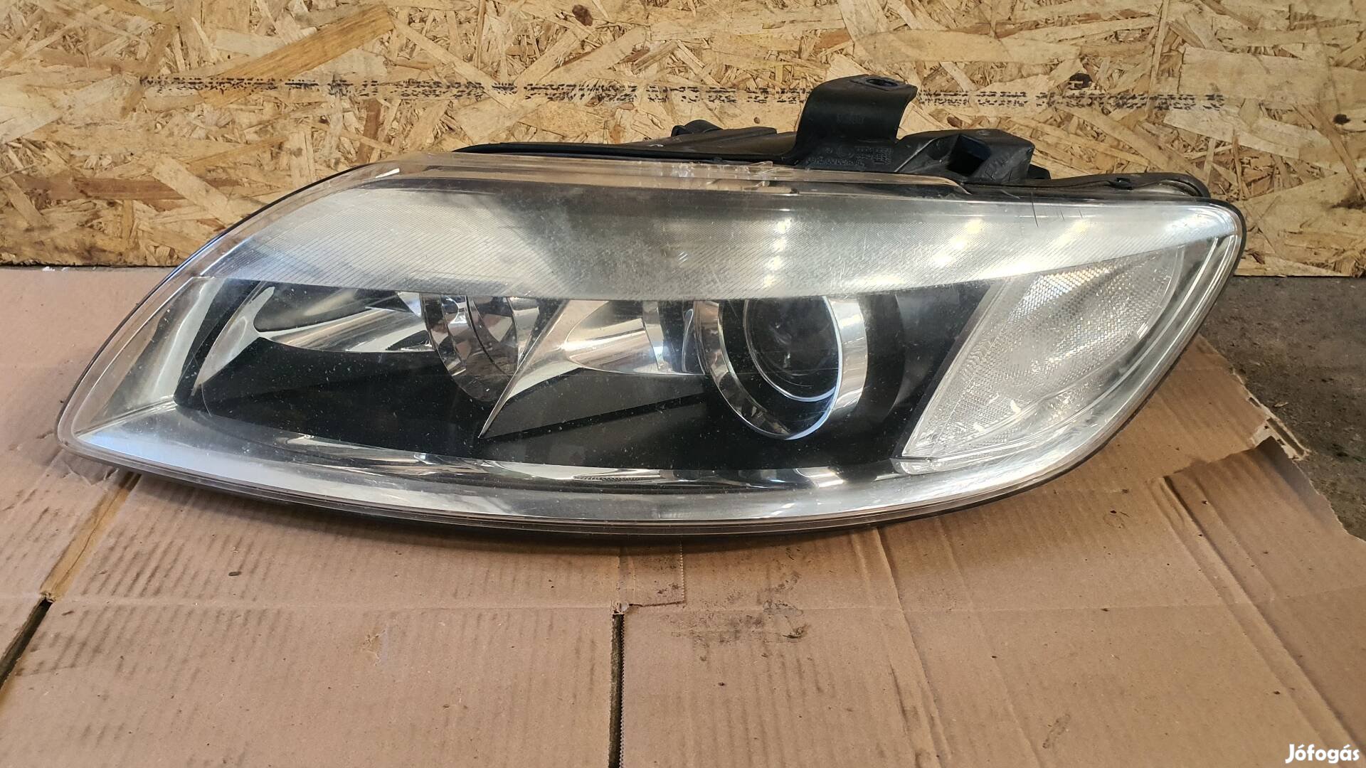 2008 Audi Q7 Bal oldali  fényszóró xenon 24.08.15