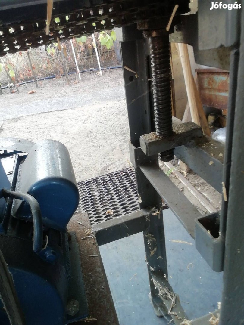 200-as. 2 késés faipari kombinált gyalugép eladó.