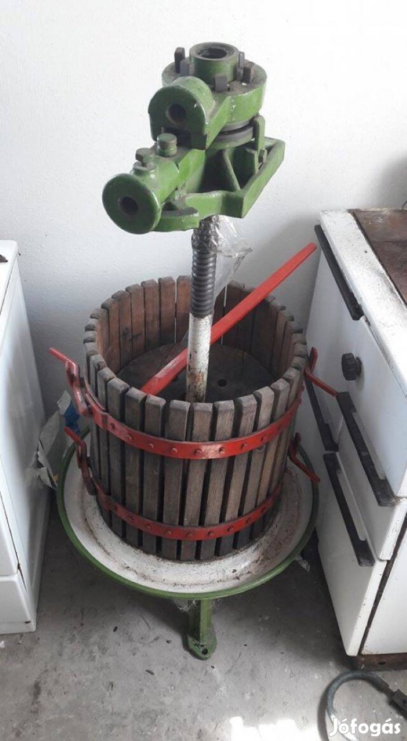 200 és 80 literes Szőlőprés