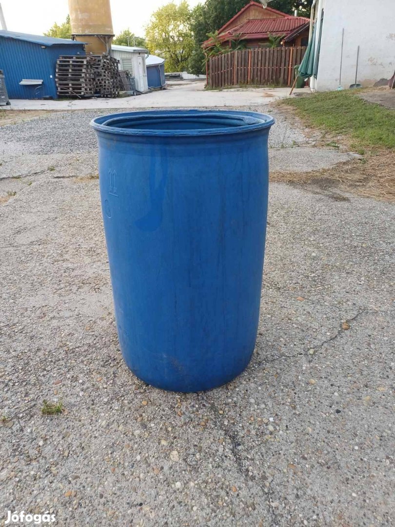 200 literes műanyag hordó rladó