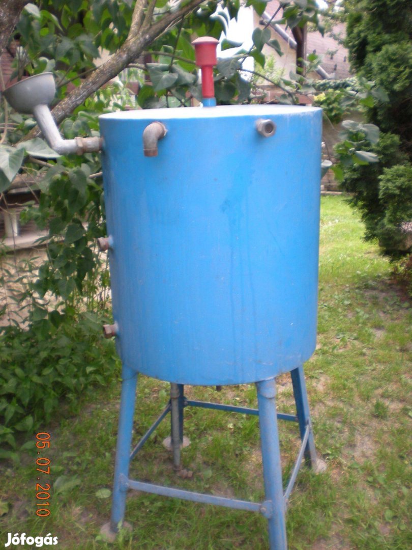 200 literes napitartály