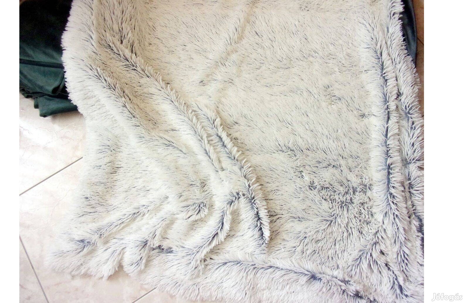 200x140 cm modern újszerű ágytakaró ágy takaró Újpest