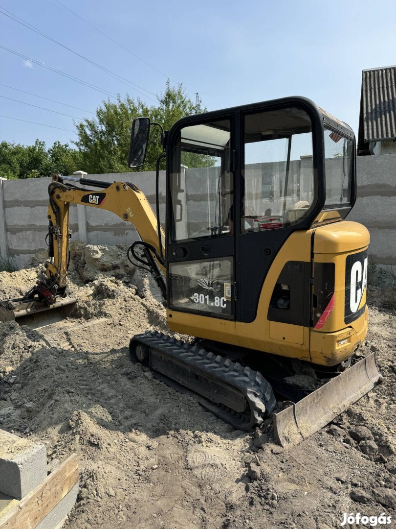 2012 Caterpillar 301.8 kotrógép 