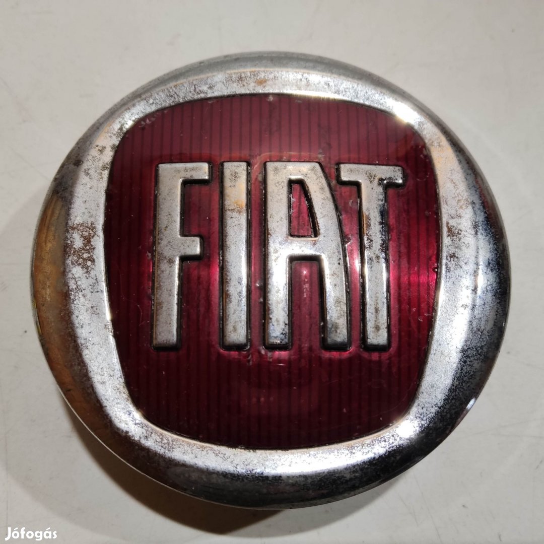 201303 Fiat Freemon Felni közép kupak, a képen látható állapotban