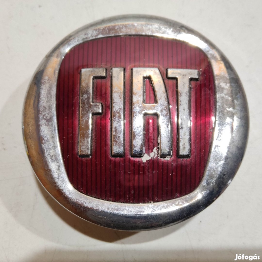 201305 Fiat Freemon Felni közép kupak, a képen látható állapotban